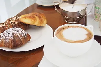 Pattini Bed & Breakfast 2*